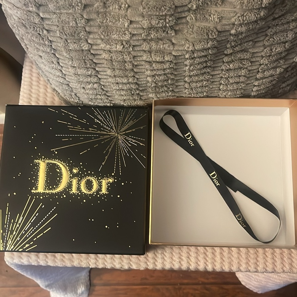 Dior gift box and ribbon - Picture 6 of 6